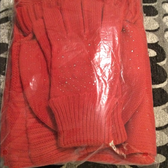 🔥🔥🧤🤩 Rhinestone Embellished Hat, Scarf and Glove Set 🤩🤩🤩🧤🧤🧤 - Picture 7 of 7